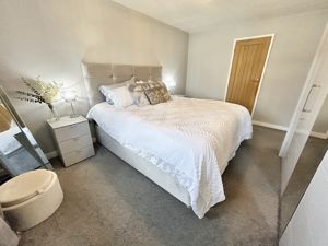 Bedroom- click for photo gallery